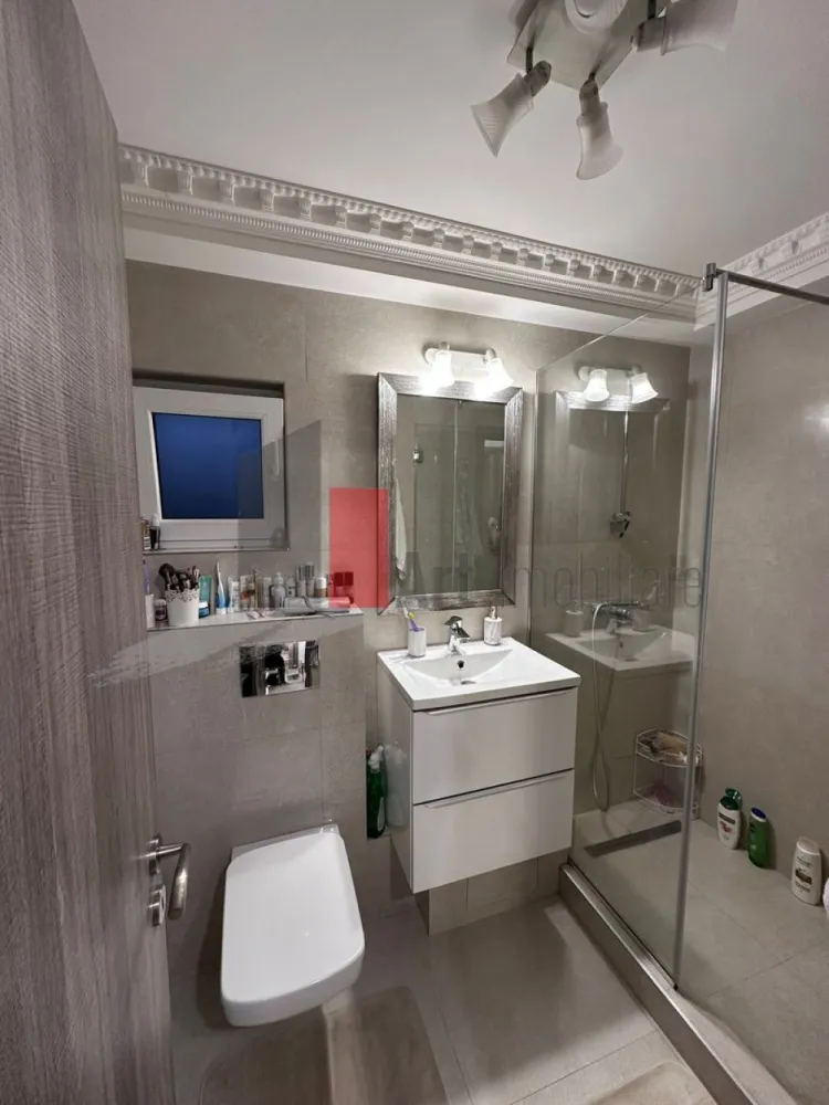 Garsoniera Alba Iulia - Decebal - Va propunem spre vanzare o garsoniera in zona Alba Iulia - Decebal, Etaj 4/4, decomandata, mobilata si utilata complet, renovata, gresie, faianta, parchet, termopan, aer conditionat, 42 m.p., bloc reabilitat termic, ideala investitie, apropiere Unirii, Muncii, Dristor