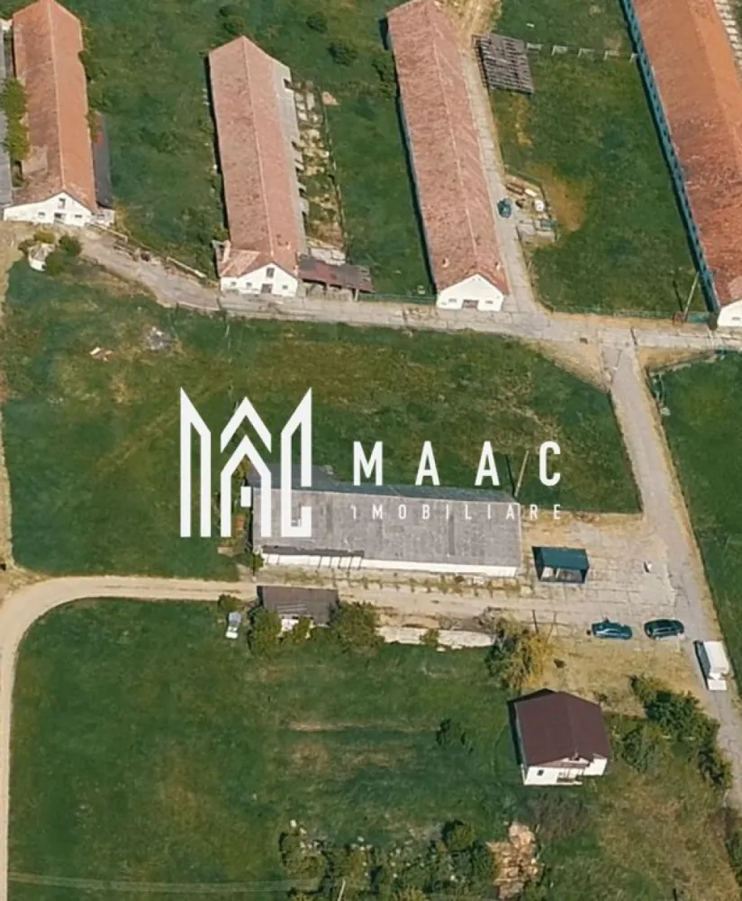 Hale disponibile 1400 mp I Teren 6000 mp I Utilități I Apoldu - MAAC Imobiliare propune spre închiriere hale cu o suprafață totală de aproximativ 1400 mp, împreună cu 6000 mp de teren, situate în intravilanul localității Apoldu de Sus, județul Sibiu.

Caracteristici hale:
construcții din cărămidă, cu acoperiș din țiglă
2 hale de aprox. 50 × 10 m, înălțime 6 m
1 hală de aprox. 35 × 10 m

Teren disponibil:
suprafață între 4000–6000 mp, utilizabilă ca parcare sau spațiu de depozitare
proprietatea este împrejmuită și supravegheată video

Utilități:
curent trifazic
apă menajeră
acces auto și acces pentru transport de mare tonaj

Halele vor fi eliberate și pregătite pentru închiriere, însă necesită renovări specifice domeniului în care vor fi folosite.
În trecut, proprietatea a funcționat ca centru de export bovine, dar este potrivită și pentru:

fermă de păsări
fermă de miei
centru de colectare fier / plastic
Producție
depozit pentru diferite produse/ materiale
alte activități similare.

Proprietar persoana juridica, solicitam închirierea pentru termen lung, se percepe o garantie a contractului de închiriere în valoare egala cu rata chiriei.

Pentru mai multe detalii, contactați MAAC Imobiliare și menționați ID CP3055521