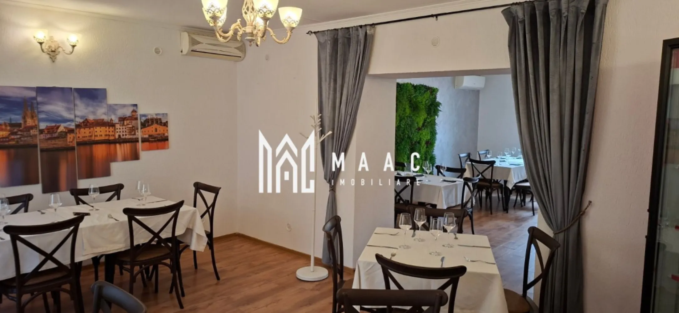 Spațiu comercial I Restaurant I Terasă I Business I Central - MAAC Imobiliare propune spre închiriere un spațiu comercial ultracentral, recent renovat, ideal pentru activități HoReCa, în special restaurant cu terasă.

Spațiul interior cu o suprafață utilă de 137 mp, capacitate interioară: aprox. 50 locuri, compartimentat din:
sală de mese cu bar
2 grupuri sanitare
bucătărie
spațiu de depozitare
vestiar
toaletă pentru personal

Terasă exterioară cu o suprafață: aprox. 180 mp, capacitate: aprox. 60 locuri

 Dotări și utilități:
racordat independent la toate utilitățile,
curent trifazic,
sistem de supraveghere,
invertoare electrice pentru răcire/încălzire,
șemineu cu recuperator de căldură.

Spațiul se închiriază nemobilat și neutilat, însă se poate opta pentru:
preluarea societății comerciale a fostului chiriaș (cu toate autorizațiile și avizele la zi)
sau
achiziționarea separată a mobilierului și echipamentelor (frigidere, aragaz, mese, scaune etc.)

Poziționat central, în inima Sibiului, beneficiază de trafic pietonal intens,
proximitate față de principalele atracții turistice și comerciale,
locație cu istoric de funcționare de 30 de ani, bine-cunoscută și apreciată.

Pentru mai multe detalii, contactați MAAC Imobiliare și menționați ID CP3096467.
