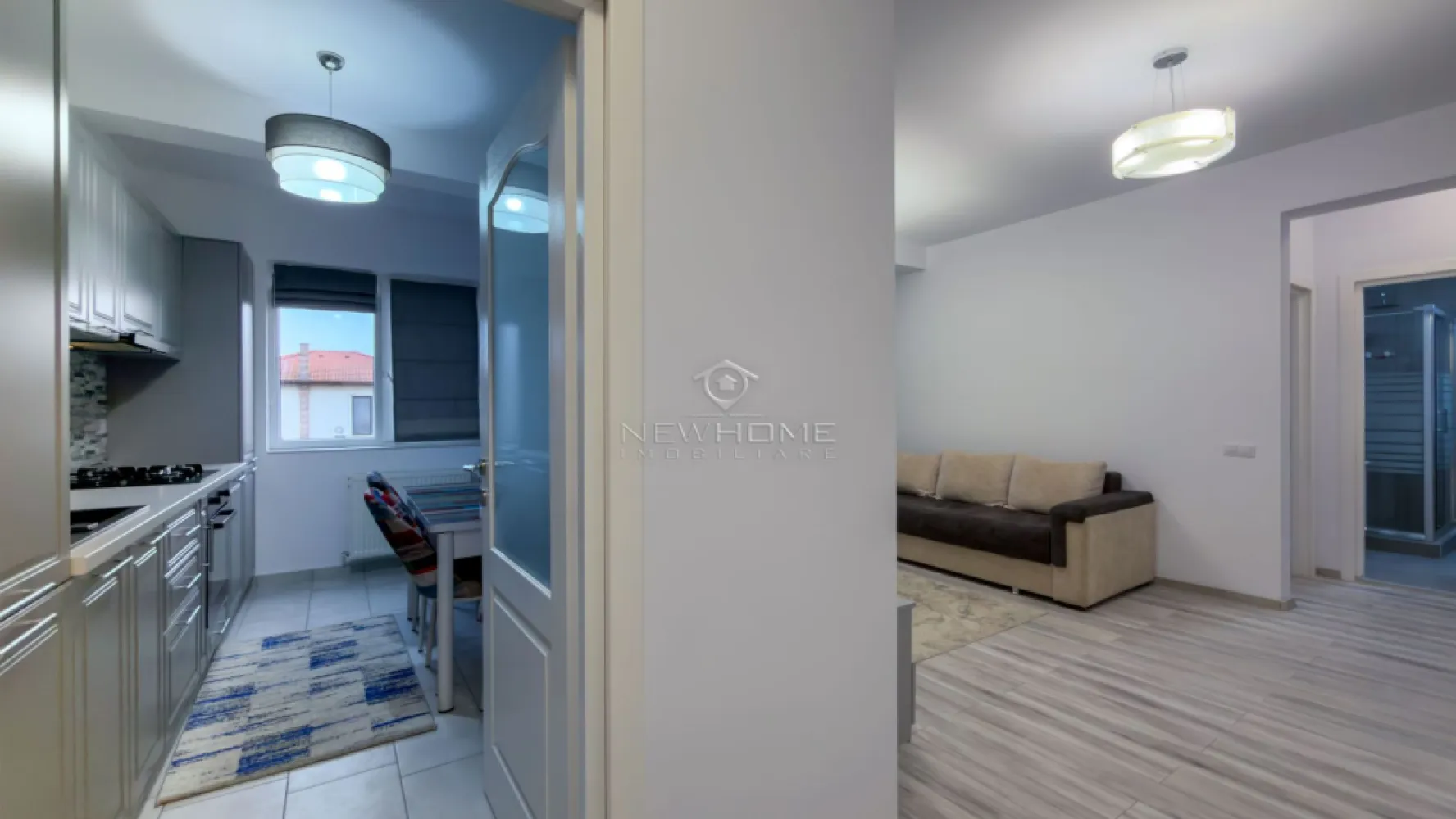 Apartament modern 2 camere de vanzare, Floresti - NewHOME Imobiliare ofera in EXCLUSIVITATE spre vanzare apartament modern cu 2 camere, decomandat, amplasat la etajul 1 al unui imobil pe 3 nivele, constrult in anul 2018. Situat pe Str. Sesul de Sus, Floresti, zonă linistita cu multe spatii verzi.
Apartamentul dispune de suprafata totala de 60 mp. 
Compartimentat astfel: 
-hol
-bucatarie inchisa
-living cu iesire pe balconul
-dormitor cu iesire pe balcon
-baie cu geam
-1 balcon 6 mp. inchis 
-1 balcon 5 mp. deschis
Pentru confortul Dvs. se vinde complet mobilat si utilat cum se vede in poze, dotat cu centrala termica proprie, electrocasnice de calitate. 
Apartamentul este in aproapiere de mai multe puncte de interes: Magazine alimentare, stație de autobuz, farmacii, etc.
Pentru mai multe informatii si pentru a programa o vizionare, contactati-ne cu incredere!