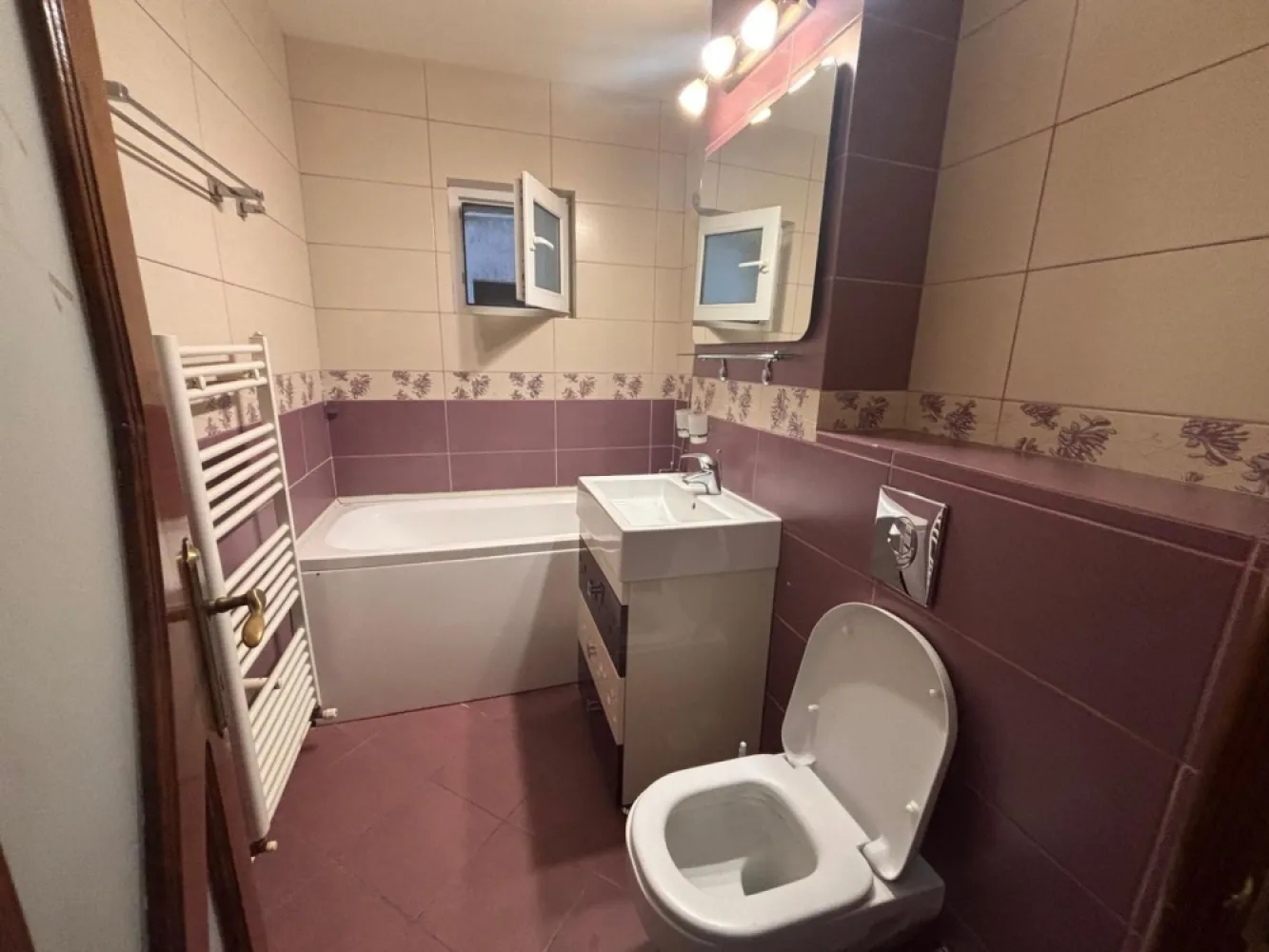 De vanzare apartament 3 camere, 85 mp, I.C. Frimu, 125.000 euro