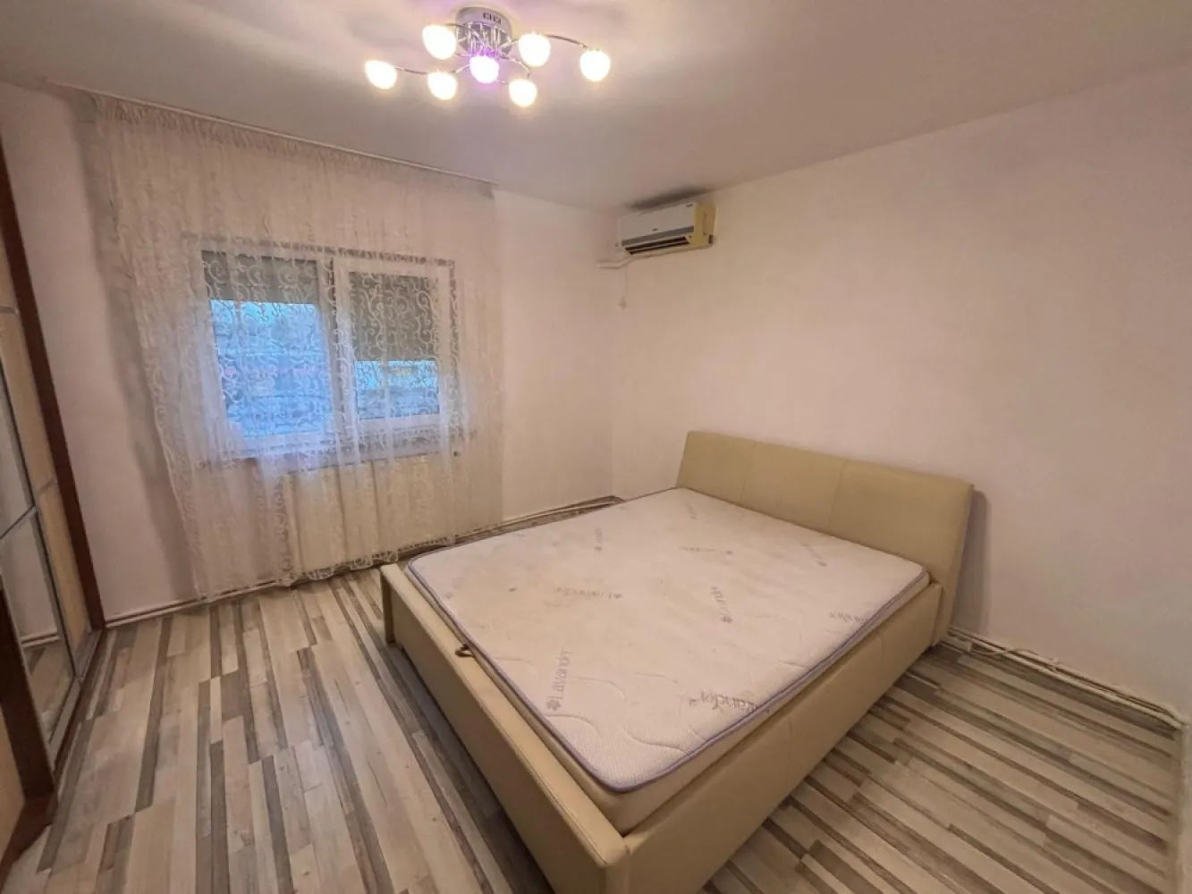 De vanzare apartament 3 camere, 85 mp, I.C. Frimu, 125.000 euro