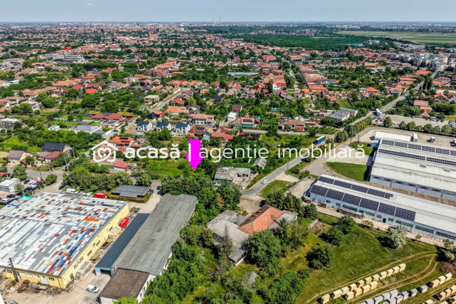 Teren comercial de 1261 mp pe colt, in Aradul Nou, cu front de 60+23 m - Va propunem spre vanzare o parcela de teren cu potential comercial si logistic deosebit, situata intr-o zona cu trafic intens si vizibilitate maxima din cartierul Aradul Nou. Proprietatea reprezinta o oportunitate strategica pentru dezvoltare imobiliara sau pentru implementarea unui business de servicii, datorita pozitiei sale unice pe colt.

Terenul are o suprafata totala de 1261 mp si beneficiaza de deschidere pe doua străzi, oferind un front stradal cumulat deosebit de generos.

Indicatori tehnici si configuratie:
Suprafata teren: 1261 mp
Pozitionare pe colt, oferind vizibilitate si impact vizual maxim pentru fluxul auto.
Front stradal principal: 60 de m la strada circulata.
Front stradal secundar: 23 de m la strada circulata.
Procent de ocupare a terenului (POT): 35%
Coeficient de utilizare a terenului (CUT): 0.95

Amplasare strategica: zona excelent conectata la rețeaua urbana si la nodurile de iesire din oras (autostrada A1, directia Timisoara).

Pret: 249.000 € (197 €/mp) | COMISION 0%

Pentru detalii și vizionare:
Sebastian Nica – 0722 252 639

Nu dispui de toată suma? Te ajutăm noi gratuit! Îți obținem oferte de la 16 bănci.

Ai o proprietate de vânzare în Arad și vrei să știi cât valorează cu adevărat?
Sună-mă pentru o evaluare gratuită, fără obligații.

Birou: ACASĂ | Agenție imobiliară Arad
Bulevardul Decebal 2, Arad 310133