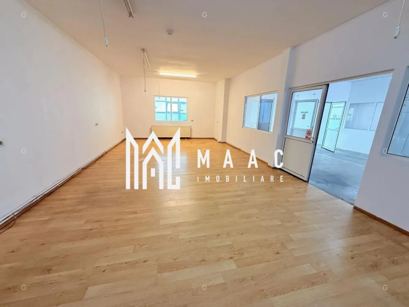 Spațiu Comercial | 286MPU | Acces TIR | Parcare | Central - MAAC Imobiliare vă propune spre închiriere un spațiu comercial amplasat într-o zonă centrală, cu vizibilitate excelentă și acces facil pentru clienți și furnizori. Suprafață utilă: 286 mp Parcare: 3 locuri în curte Acces: TIR Caracteristici: Spațiu tip hală, înălțime variabilă între 3 și 5 m Vitrină generoasă de 16 m la stradă Grup sanitar propriu Toate utilitățile racordate: curent trifazic, apă, canalizare, gaz Dotări: calorifere din oțel, gresie, tâmplărie PVC cu geam termopan, aer condiționat Certificat energetic și negație securitate la incendiu Avantaje: Poziționare centrală, într-o zonă comercială cu trafic intens Acces facil pentru aprovizionare și clienți Spațiu versatil, pretabil pentru showroom, birouri, magazin, reprezentanță, depozitare sau mică producție Pentru mai multe detalii și programarea unei vizionări vă rugăm să menționați ID: CP2715974 }}