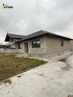 Casă cu 6 camere, în Șendreni