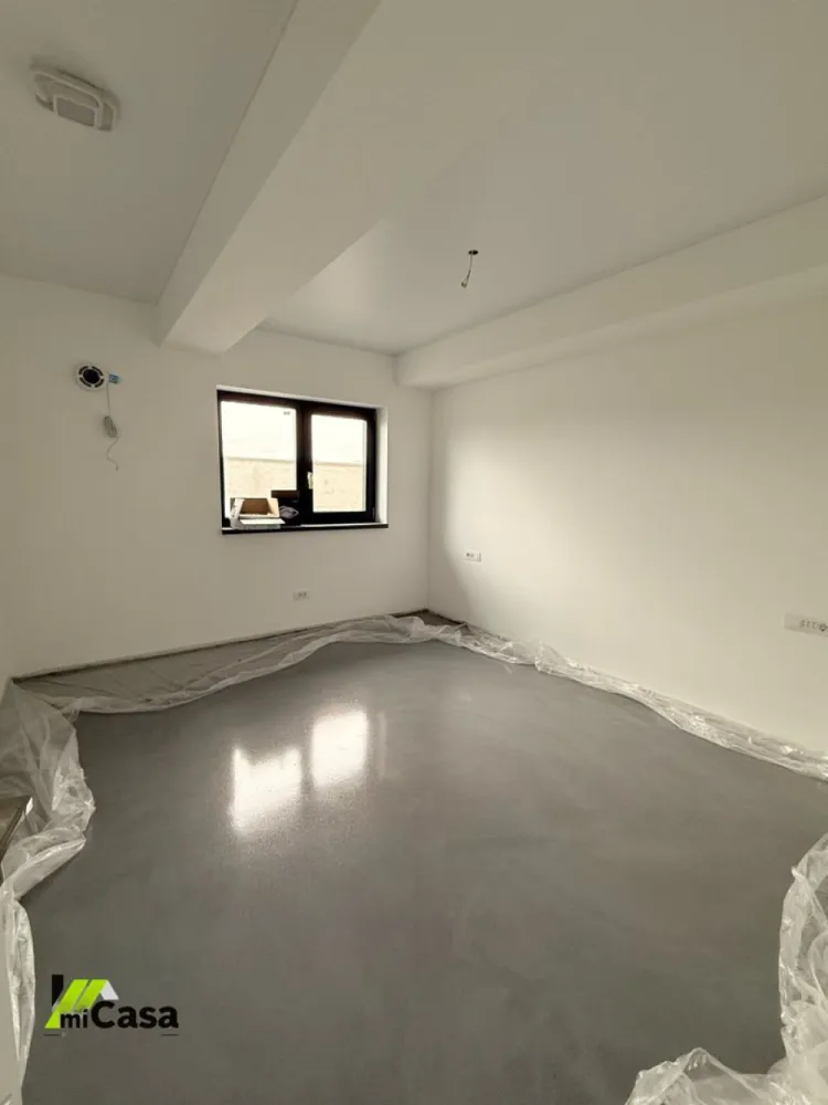 Casă cu 6 camere, în Șendreni
