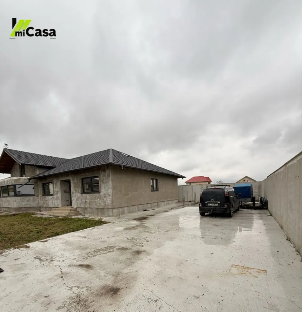 Casă cu 6 camere, în Șendreni