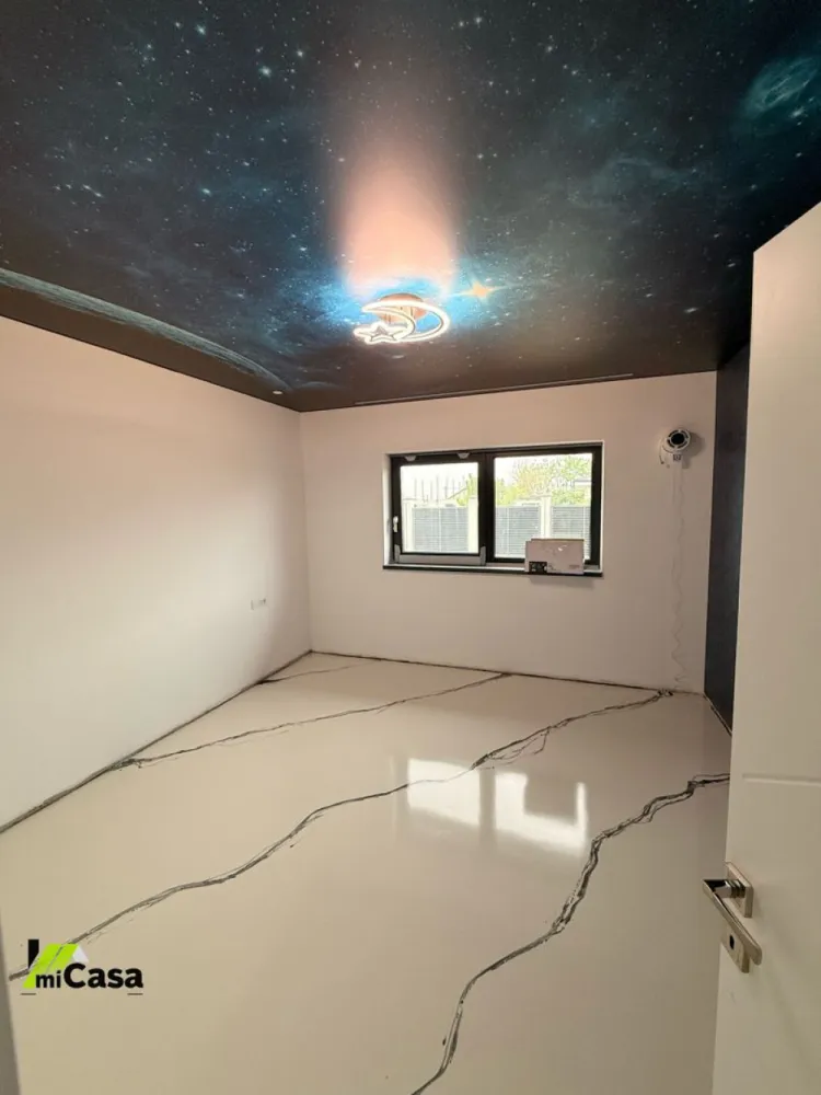 Casă cu 6 camere, în Șendreni