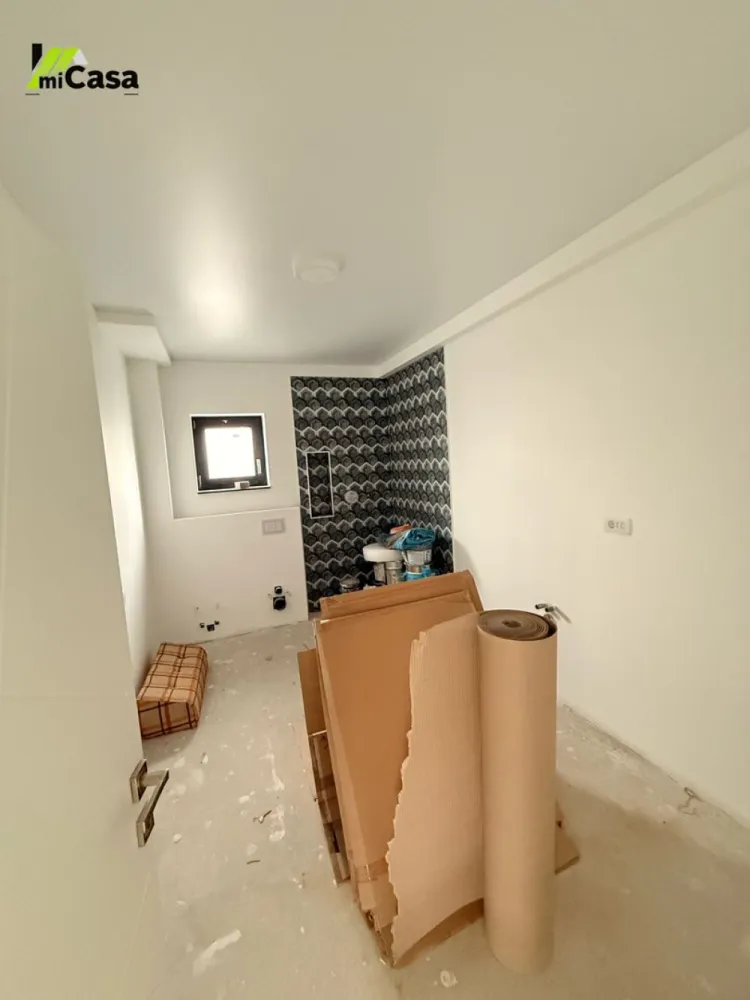 Casă cu 6 camere, în Șendreni