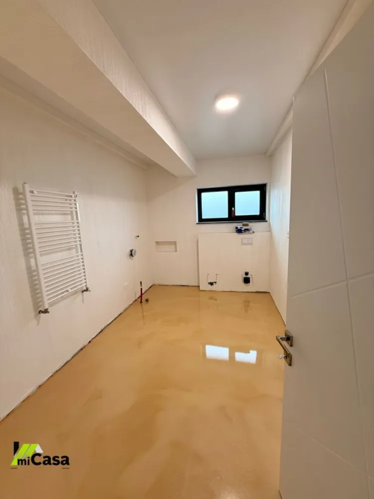 Casă cu 6 camere, în Șendreni
