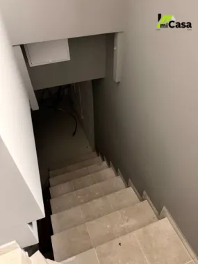 Casă cu 6 camere, în Șendreni