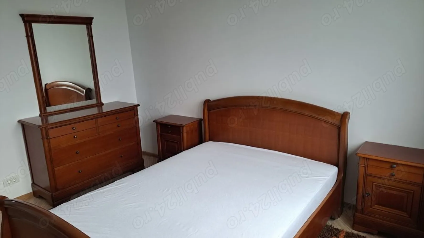 De închiriat apartament 2 camere - Persoană particulară, închiriez apartament cu 2 camere, 58 mp, mobilat, confort 1 decomandat, cartier Colentina pe șoseaua Fundeni nr. 229 cu o frumoasă vedere la parcul Motodrom, în bloc reabilitat termic. 
Compus din 2 camere, bucătărie, baie, cămară, debara, vestibul, logie. 
Gresia, faianță, termopane.