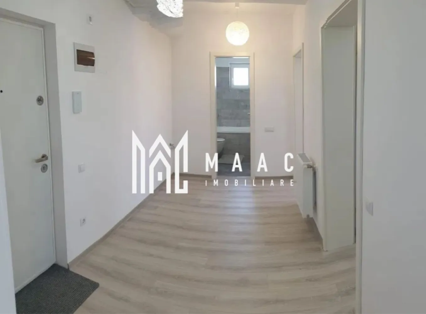 Apartament 2 camere | Etaj 2 | Decomandat | Mobilat complet - MAAC Imobiliare vă prezintă spre vânzare un apartament cu 2 camere, situat la etajul 2 al unui imobil din Șelimbăr. Caracteristici: Apartament cu 2 camere, compartimentare decomandată. Suprafață utilă de 56 mp. Situat la etajul 2 din 3. Imobil construit în anul 2016. Compartimentare: Hol de acces. Living luminos. Bucătărie separată. Dormitor. Baie dotată cu cadă și geam pentru aerisire naturală. Balcon cu iesire atat din living cat si din dormitor. Dotări și confort: Centrală termică proprie cu calorifere. Apartamentul se vinde complet mobilat și utilat. Stare și funcționalitate: Locuință bine întreținută, gata pentru mutare imediată. Localizare și avantaje: Zonă bine dezvoltată, cu acces rapid la magazine, supermarketuri, farmacii, școli și alte puncte de interes. Pentru mai multe detalii precizati telefonic ca ati vazut anuntul cu ID: CP2884605 }}