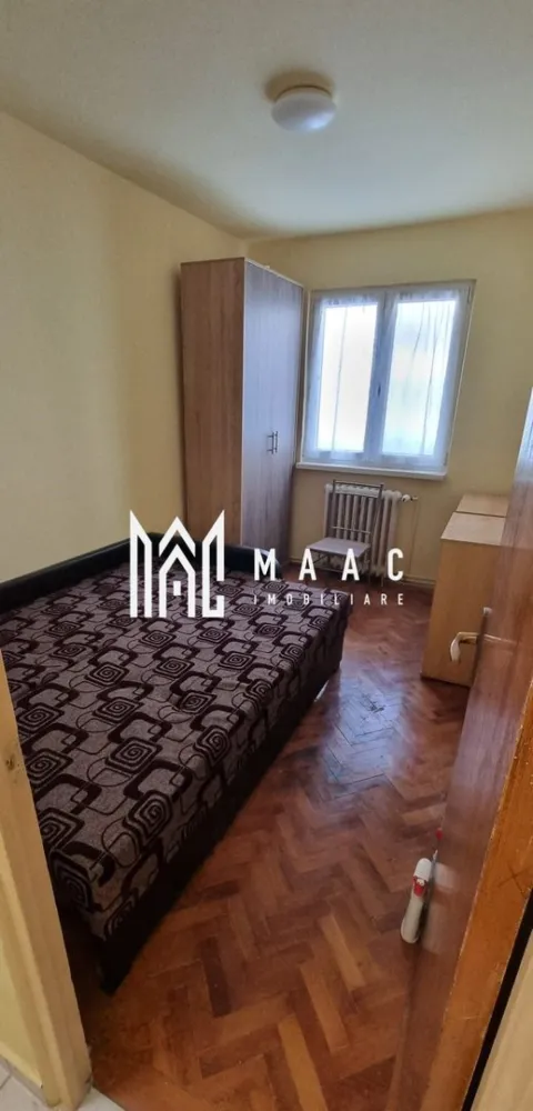 Apartament 2 camere | Parter | Mihai Viteazu - Hipodrom - MAAC Imobiliare ofera spre inchiriere apartament cu 2 camere, decomandat, complet mobilat si utilat, in zona Mihai Viteazu - Hipodrom II.

Locuinta are suprafata utila de 28mp, este situata la parterul unui imobil cu 4 etaje si este alcatuita din dormitor, living open space cu bucatarie, baie si hol.

Apartamentul este situat intr-o zona linistita, avantajoasa, fiind la 5 minute de mers pe jos de parcul SubArini si la cateva minute pana la farmacii/magazine/frizerii.

Loc de parcare se gaseste usor in fata blocului, sau in apropiere.

Nu se accepta animale de companie in incinta. Se inchiriaza pe termen lung, minim 1 an si se percepe o garantie in cuantumul unei chirii lunare. Disponibilitate imediată.

Pentru mai multe detalii precizati telefonic ca ati vazut anuntul cu ID: CP2693373