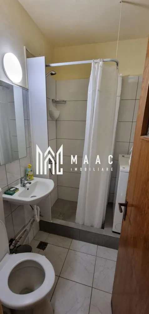 Apartament 2 camere | Parter | Mihai Viteazu - Hipodrom - MAAC Imobiliare ofera spre inchiriere apartament cu 2 camere, decomandat, complet mobilat si utilat, in zona Mihai Viteazu - Hipodrom II.

Locuinta are suprafata utila de 28mp, este situata la parterul unui imobil cu 4 etaje si este alcatuita din dormitor, living open space cu bucatarie, baie si hol.

Apartamentul este situat intr-o zona linistita, avantajoasa, fiind la 5 minute de mers pe jos de parcul SubArini si la cateva minute pana la farmacii/magazine/frizerii.

Loc de parcare se gaseste usor in fata blocului, sau in apropiere.

Nu se accepta animale de companie in incinta. Se inchiriaza pe termen lung, minim 1 an si se percepe o garantie in cuantumul unei chirii lunare. Disponibilitate imediată.

Pentru mai multe detalii precizati telefonic ca ati vazut anuntul cu ID: CP2693373