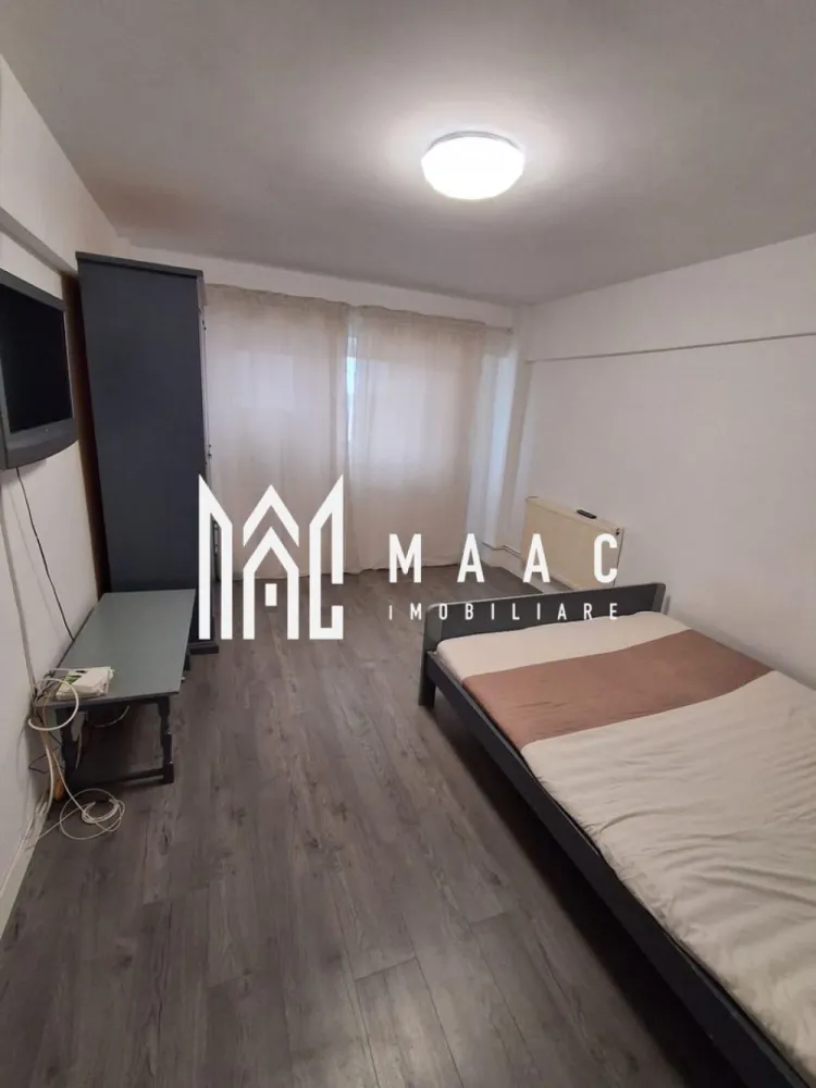 Apartament 2 camere | Decomandat | Renovat | Central - MAAC Imobiliare ofera spre inchiriere apartament cu 2 camere, complet mobilat si utilat, in zona Centrala.

Locuinta decomandata a fost recent renovata, se afla la etajul 4, are suprafata utila de 53mp si este alcatuita din doua dormitoare, bucatarie (+camara), debara, baie si hol.

Aferent - pivnita.

Amplasamentul blocului este unul avantajos, aflandu-se la 15 minute de mers pe jos de centru, la 5 minute de magazine, farmacii, cafenele.

Se percepe o chirie in avans si garantie in cuantumul unei chirii lunare. Se inchiriaza pe o perioada de minim 12 luni. Disponibilitate imediata.

Pentru mai multe detalii, va rugam specificati telefonic: CP2751199