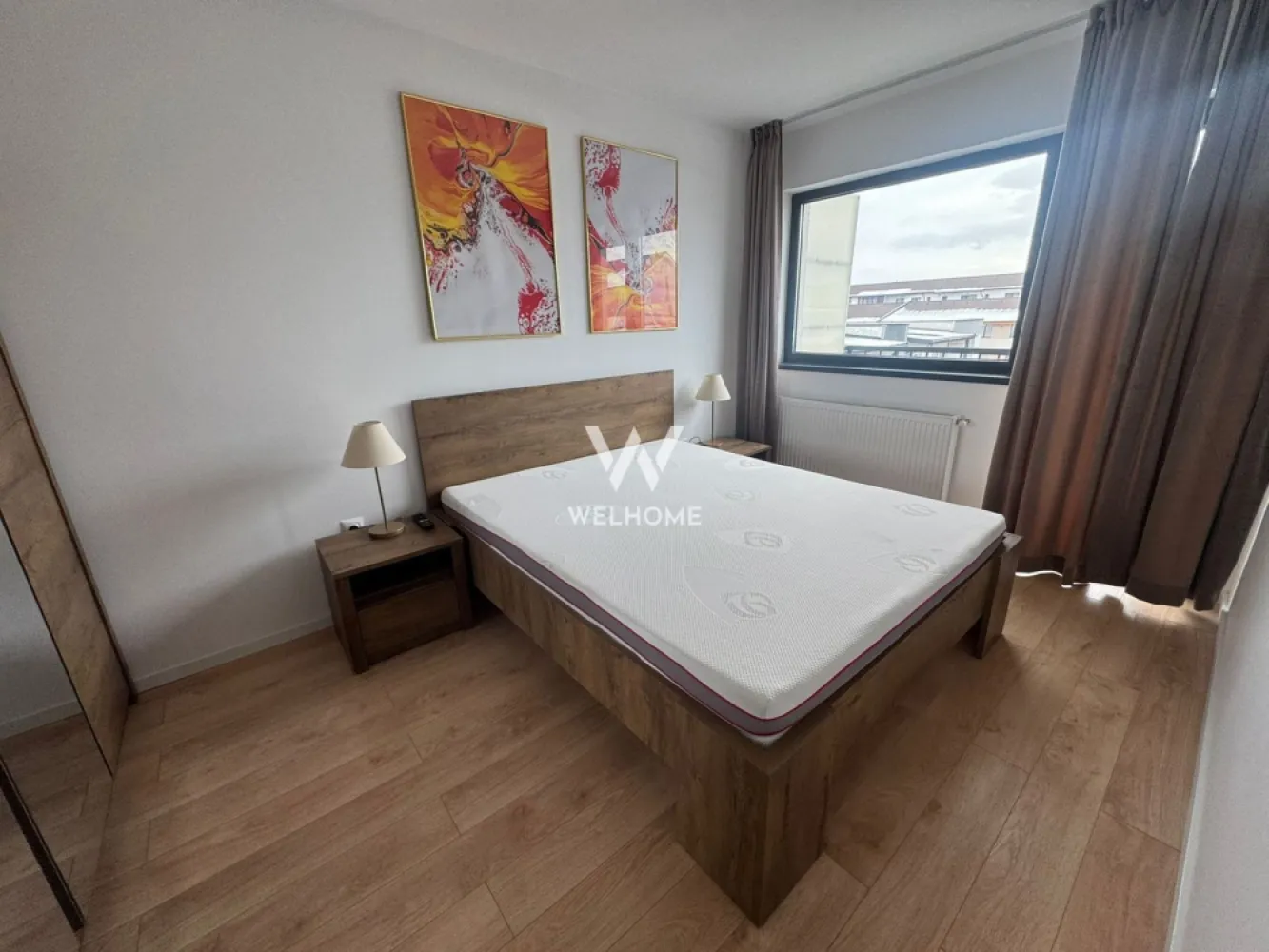 Apartament NOU READY TO MOVE, Arhitectilor, Sibiu - Va prezentam un apartament de 3 camere si 2 bai, situat in cartierul Arhitectilor, bloc NOU CU LIFT. Suprafata utila totala: 67.5mp Compartimentare: Primul nivel: hol, living cu bucatarie , dormitor, balcon 7.6mp si scara pentru accesul la mansarda Mansarda: hol, un dormitor/birou si o baie Apartamentul este nou, complet mobilat si utilat (conform fotografii), se cumpara DIRECT DE LA DEZVOLTATOR, fara comision la cumparator. Pret: 125000 euro Detalii si vizionari : 0752.088.381 Roxana }}