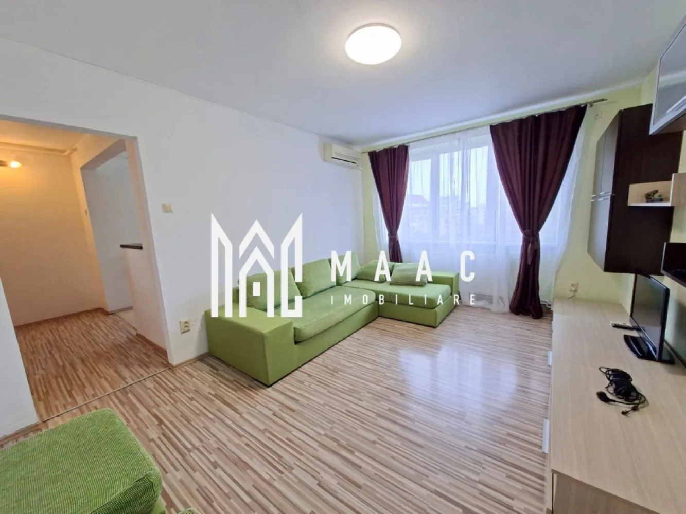 Apartament 3 camere| Balcon | 68MPU | Hipodrom - MAAC Imobiliare vă propune spre vanzare un apartament modern și complet utilat, ideal pentru persoane care își doresc confort, funcționalitate și acces rapid la facilitățile urbane.

Detalii apartament :

2 dormitoare
Living luminos și primitor
Bucătărie complet utilată
1 baie cu geam de aerisire și cadă
Balcon inchis
Dotări și utilități:
Aragaz, Frigider, Mașină de spălat rufe
Hota ,Cuptor cu microunde, TV

Încălzire prin calorifere, cu centrală termică proprie

Apartamentul este complet mobilat, pregătit pentru mutare imediată, și oferă un ambient cald și primitor .

Pentru mai multe detalii sau pentru a programa o vizionare, vă invităm să ne contactați specificand ID: CP3120031