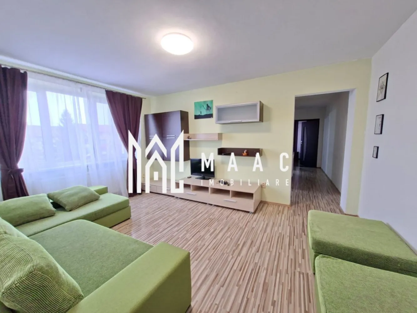 Apartament 3 camere| Balcon | 68MPU | Hipodrom - MAAC Imobiliare vă propune spre vanzare un apartament modern și complet utilat, ideal pentru persoane care își doresc confort, funcționalitate și acces rapid la facilitățile urbane.

Detalii apartament :

2 dormitoare
Living luminos și primitor
Bucătărie complet utilată
1 baie cu geam de aerisire și cadă
Balcon inchis
Dotări și utilități:
Aragaz, Frigider, Mașină de spălat rufe
Hota ,Cuptor cu microunde, TV

Încălzire prin calorifere, cu centrală termică proprie

Apartamentul este complet mobilat, pregătit pentru mutare imediată, și oferă un ambient cald și primitor .

Pentru mai multe detalii sau pentru a programa o vizionare, vă invităm să ne contactați specificand ID: CP3120031