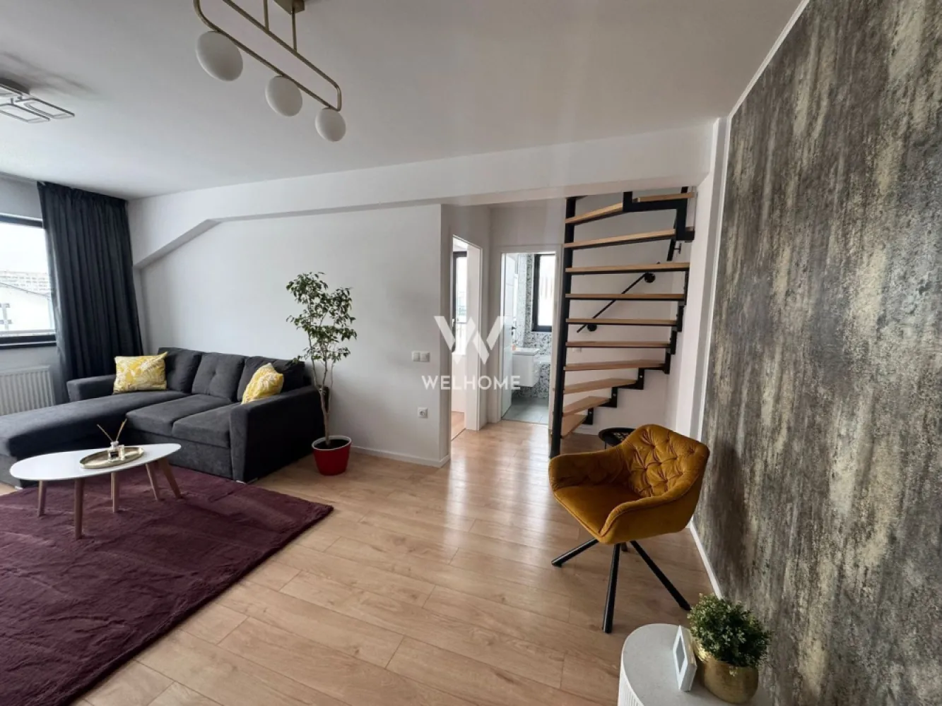 Apartament NOU complet mobilat, Arhitectilor, Sibiu - Va prezentam un apartament de 3 camere si 2 bai, situat in cartierul Arhitectilor, bloc NOU CU LIFT. Compartimentare: Primul nivel: hol, bucatarie inchisa, living generos, dormitor, doua balcoane mari de 9.7mp , respectiv 10.7mp si scara pentru accesul la mansarda Mansarda: hol, un dormitor si o baie Apartamentul este nou, complet mobilat si utilat (conform fotografii), se cumpara DIRECT DE LA DEZVOLTATOR, fara comision la cumparator. Pret: 139000 euro Detalii si vizionari : 0752.088.381 Roxana }}