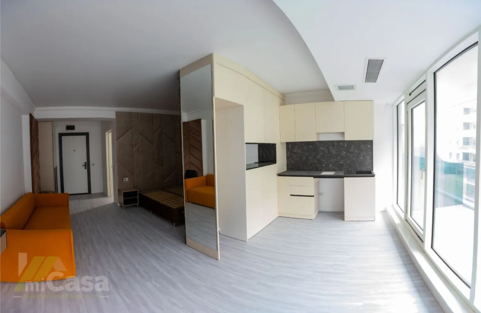 Apartament 1 Camera - Complex Rezidențial WHITE TITANIC - Mamaia - Apartament 1 cameră – Etaj 6 – Complex Rezidențial WHITE TITANIC

miCasa imobiliare vă propune un apartament elegant și modern, situat la etajul 6 al prestigiosului complex rezidențial WHITE TITANIC din Năvodari, cu o suprafață totală de 52,8 mp. Ideal pentru cei care apreciază confortul, tehnologia și apropierea de mare.

Structura apartamentului:

Living + Bucătărie: 28,22 mp – un spațiu deschis și luminos, ideal pentru relaxare sau socializare, completat de o bucătărie integrată, modernă și funcțională.
Hol: 4,68 mp – spațiu bine proporționat pentru acces facil către toate zonele apartamentului.
Baie: 4,75 mp – baie spațioasă, cu finisaje moderne și dotări premium.
Terasa: 9,25 mp – locul perfect pentru a savura o cafea dimineața sau pentru a admira apusurile spectaculoase de la malul mării.

Beneficii și facilități exclusive:

Recepție 24/7 & monitorizare video 24/7 – siguranță și confort permanent.
Acces direct la plajă – te bucuri de mare oricând dorești, fără să părăsești complexul.
Piscine exterioare încălzite pentru adulți și copii – relaxare și distracție în orice sezon.
Spa & Fitness Center – un stil de viață sănătos, la doar câțiva pași de locuința ta.
Două restaurante în incintă – opțiuni variate pentru mese delicioase, fără a ieși din complex.
50% discount la toate facilitățile complexului – beneficiezi de servicii premium la jumătate de preț.

Caracteristici speciale:

Finisaje rafinate și elegante – fiecare detaliu este atent ales pentru un stil de viață sofisticat.
Sistem de climatizare inteligent EMETTI prin plafon – temperatură ideală în orice anotimp, cu eficiență energetică sporită.
Dotări smart – controlează iluminatul, temperatura și alte funcționalități direct de pe telefonul tău.
Eficiență energetică pe termen lung – o investiție sustenabilă și prietenoasă cu mediul.

Acest apartament reprezintă combinația perfectă între lux, confort și tehnologie, într-o locație spectaculoasă la malul mării.

Contactează-ne pentru mai multe detalii sau pentru a programa o vizionare!

Cumperi prin miCasa Imobiliare? Primești mai mult decât o locuință.
👉 Ai comision 0 și până la 10% reducere la materialele de amenajare interioară marca miCasa.

Cumpără inteligent. Renovează cu stil.