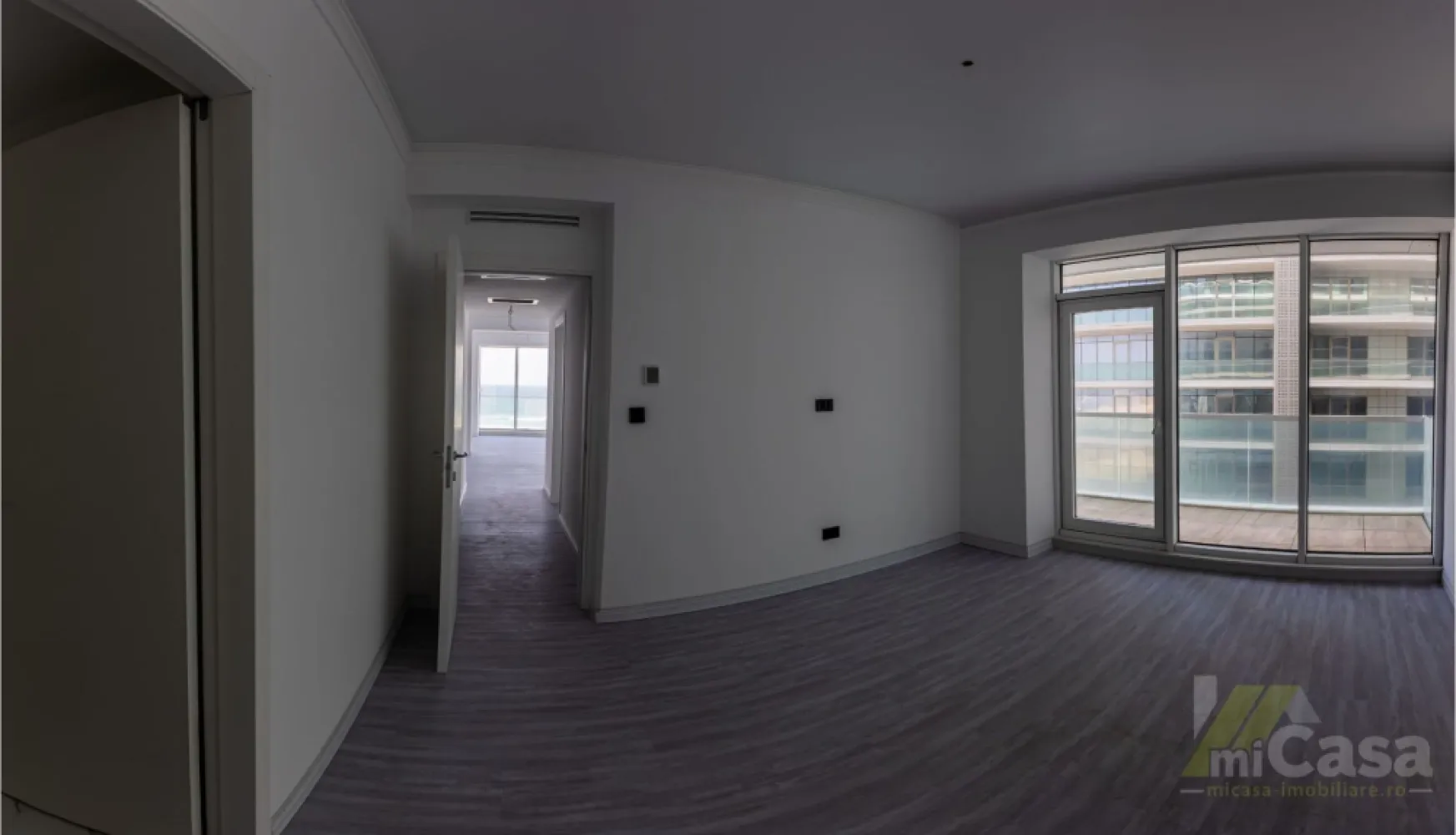 Apartament 3 Camere - Complex Rezidențial WHITE SEA - Mamaia - Apartament 3 camere - Etaj 2 - Complex Rezidențial WHITE SEA

miCasa imobiliare vă prezintă un apartament modern, situat la etajul 2 al unui complex rezidențial deosebit, cu o suprafață totală de 147,3 mp. Apartamentul este de tip 11, conform planului etajelor 1-8, și beneficiază de o distribuție optimă a spațiilor.

Structura apartamentului:

Living + Bucătărie: 34,02 mp – un spațiu generos și luminos, ideal pentru momentele de relaxare sau socializare, completat de o bucătărie modernă, perfect integrată.
Dormitor M: 14,41 mp – un dormitor spațios, care oferă confort și intimitate, fiind locul ideal pentru odihnă.
Dormitor: 10,40 mp – un dormitor spațios, care oferă confort și intimitate, fiind locul ideal pentru odihnă.
Baie M: 3,69 mp – baie modernă, dotată cu toate facilitățile necesare.
Baie: 4,75 mp – baie modernă, dotată cu toate facilitățile necesare.
Hol: 13,09 mp – un hol bine gândit, care face legătura între încăperile apartamentului.
Terasa: 39,3 mp – locul perfect pentru a te bucura de aerul curat și de o vedere spectaculoasă la mare.

Caracteristici suplimentare:

Izolație fonică: Apartamentul beneficiază de o izolație fonică excelentă, asigurându-vă confortul necesar pentru o viață liniștită.
Eco friendly: Tehnologii eco-friendly pentru un trai sustenabil, reducând impactul asupra mediului.
Smart home: Apartamentul este echipat cu sistem smart home, care vă permite să controlați cu ușurință iluminatul, temperatura și alte funcționalități ale locuinței dintr-o aplicație mobilă.
Vedere la mare: Bucurați-vă de o priveliște deosebită asupra mării, perfectă pentru momente de relaxare sau pentru a savura apusurile.
Complex rezidențial: Locuința se află într-un complex rezidențial de top, oferind facilități moderne, siguranță și un mediu plăcut și liniștit pentru întreaga familie.

Acest apartament reprezintă alegerea perfectă pentru cei care doresc confort, modernitate și o locație deosebită cu vedere la mare.

Contactați-ne pentru mai multe detalii sau pentru a programa o vizionare!

Cumperi prin miCasa Imobiliare? Primești mai mult decât o locuință.
👉 Ai comision 0 și până la 10% reducere la materialele de amenajare interioară marca miCasa.

Cumpără inteligent. Renovează cu stil.