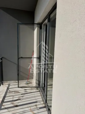 Apartament cu 2 camere de inchiriat, prima inchiriere, Giroc