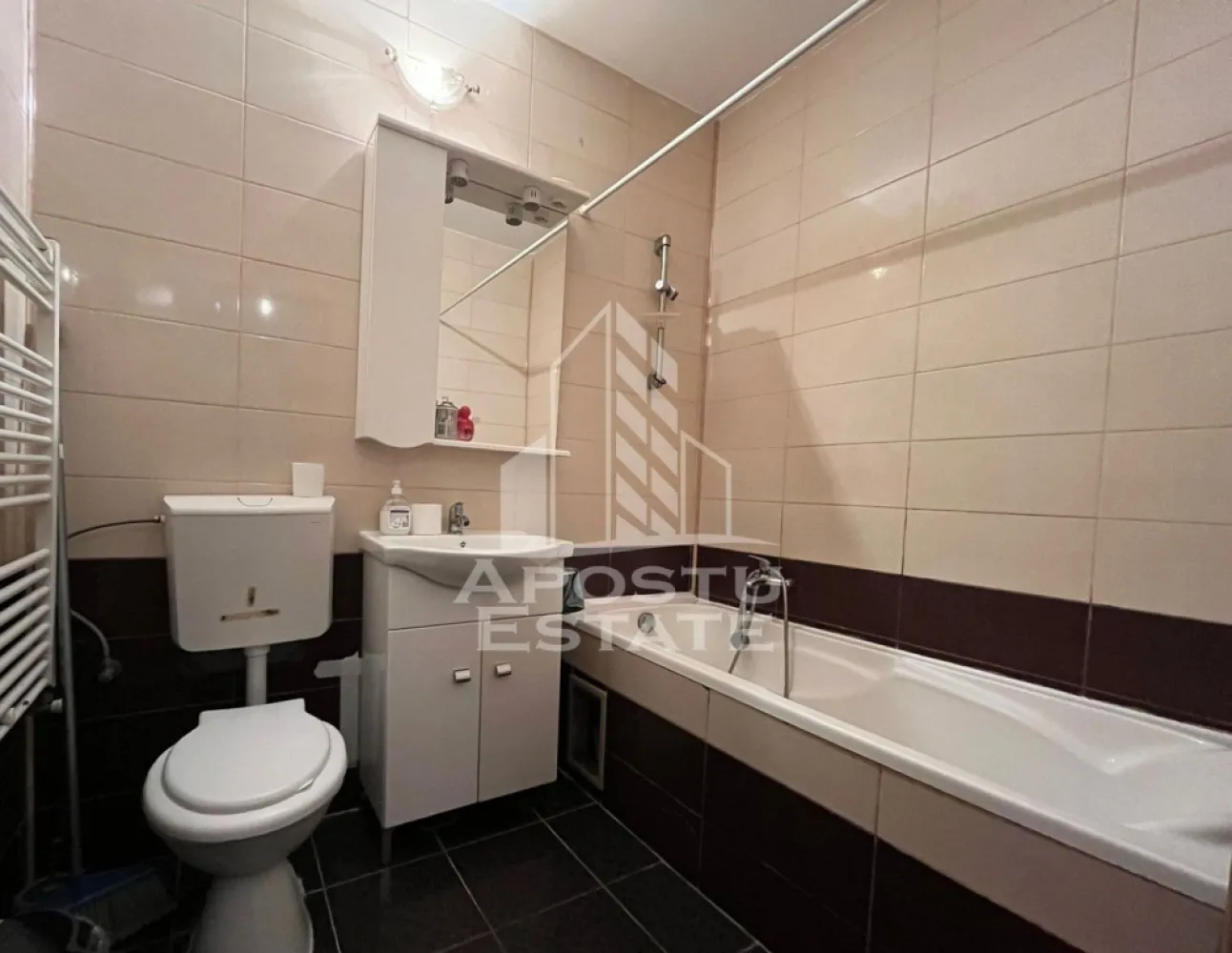 Apartament cu 2 camere, decomandat, situat in zona Soarelui
