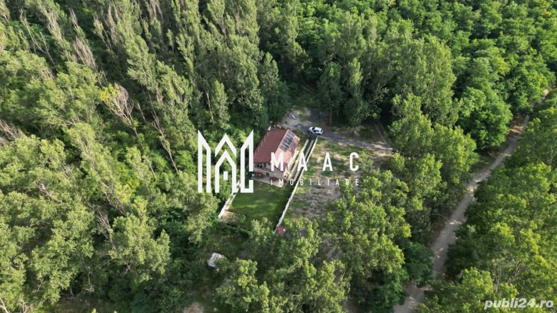 Casa Bulevard Dem Radulescu | 150 mpu | 500 m teren | - MAAC Imobiliare vă propune spre vânzare o proprietate exclusivistă, situată în partea a doua a Bulevardului Dem Rădulescu, într-o zonă premium dedicată celor care își doresc liniște, intimitate și confort modern. Construită în anul 2021, această locuință impresionează prin designul elegant, compartimentarea inteligentă și dotările premium, fiind ideală atât pentru locuit, cât și pentru dezvoltarea unei afaceri în domeniul turismului.
Proprietatea este construită pe regim P+M și dispune de o suprafață utilă de 150 mp, amplasată pe un teren frumos amenajat de 500 mp, completat de alei și spații dedicate parcării.
Caracteristici:
Casă exclusivistă P+M
Suprafață utilă: 150 mp
Teren: 500 mp
Drum de acces suplimentar: 80 mp
An construcție: 2021
Amprentă la sol: 80 mp
4 camere
4 băi
Ideală pentru locuit sau activitate turistică
Zonă liniștită și retrasă
Compartimentare – Parter:
Hol intrare – 11,4 mp
Baie – 5,7 mp
Bucătărie – 16,2 mp
Living generos – 23,1 mp
Cameră tehnică – 8,6 mp
Casa scării – 4,2 mp
Compartimentare – Etaj:
Hol – 5,8 mp
Dormitor 1 – 15,7 mp
Baie proprie – 3,6 mp
Balcon – 5,5 mp
Dormitor 2 – 15,5 mp
Baie proprie – 4,8 mp
Balcon – 5,5 mp
Dormitor 3 – 10,2 mp
Baie proprie – 6,2 mp
Casa scării – 6,4 mp
Dotări și finisaje:
Mobilier realizat pe comandă
Electrocasnice incorporabile:
Cuptor electric
Cuptor cu microunde
Mașină de spălat vase
Plită cu inducție
Combină frigorifică
Centrală proprie racordată la CET
Aer condiționat smart Wi-Fi
Sistem de supraveghere video cu acces Wi-Fi
6 panouri solare – 3 kW
Ușă de intrare schimbată recent
Cablu TV și internet prin fibră optică
Detalii constructive:
Construcție realizată din cărămidă Porotherm
Izolație exterioară cu vată bazaltică de 10 cm
Izolație pod/acoperiș cu vată bazaltică
Structură solidă și eficientă energetic
Exterior:
Teren amenajat cu gazon
Alee pentru acces auto
Capacitate parcare pentru 3 mașini
Curte bine organizată și intimă
Utilități:
Apă curentă
Fosă septică
Canalizare trasă la poartă
Gaz
Curent electric
Internet fibră optică
Avantaje:
Poziționare premium în zona Dem Rădulescu
Intimitate și liniște
Locuință modernă și eficientă energetic
Ideală pentru familie
Posibilitate dezvoltare pensiune sau business turistic
Construită inițial în regim de pensiune
Nu necesită autorizații suplimentare pentru reactivarea activității turistice
Zonă cu potențial excelent pentru investiție
Această proprietate oferă combinația perfectă între confort premium, funcționalitate și potențial investițional, într-una dintre cele mai apreciate zone rezidențiale din Râmnicu Vâlcea.

Pentru mai multe informații și programarea unei vizionări, echipa MAAC Imobiliare vă stă la dispoziție.ID 3118811