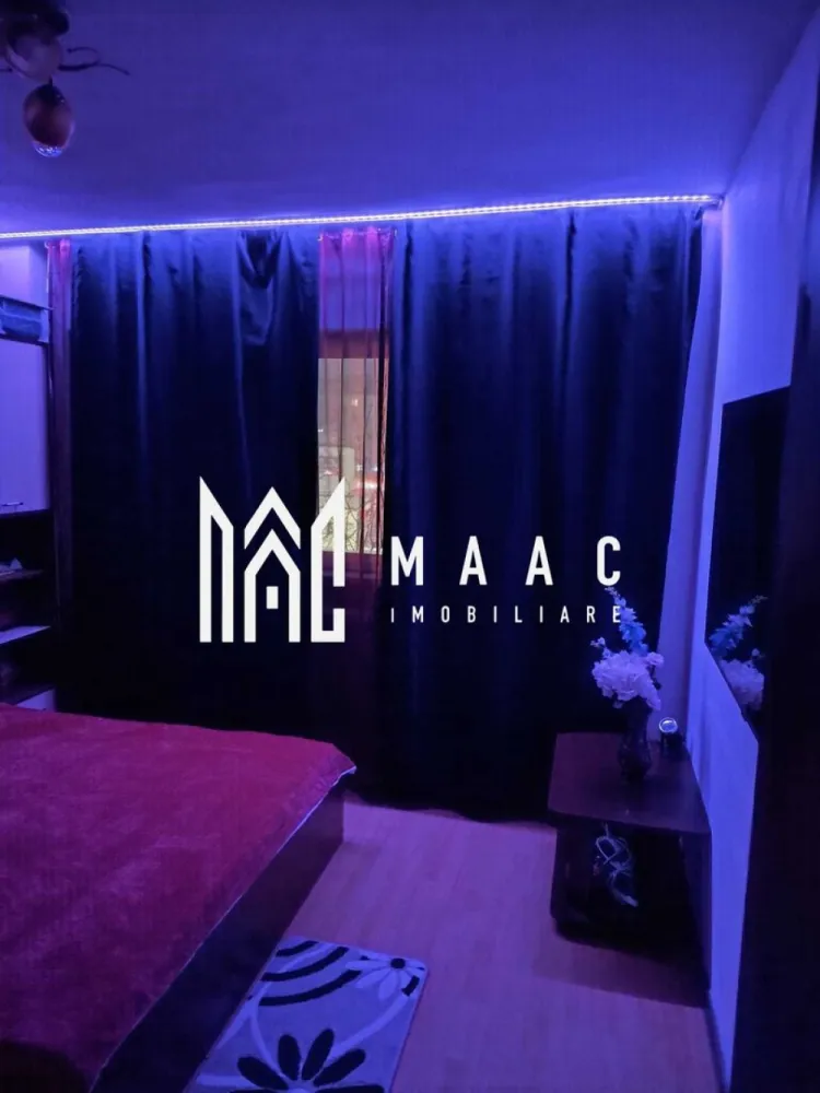 Apartament 2 camere | Ostroveni | 2 camere | 54 mp | Etaj 2 | - MAAC Imobiliare vă propune spre vânzare un apartament decomandat cu 2 camere, situat în cartierul Ostroveni din Râmnicu Vâlcea, într-o zonă excelentă, chiar lângă piață, vizavi de zona comercială Hermes și peste drum de stația ETA. Proprietatea este amplasată la etajul 2 și reprezintă alegerea ideală pentru o familie, un cuplu sau pentru investiție, datorită poziționării foarte bune și a dotărilor complete.
Apartamentul se vinde complet mobilat și utilat, exact ca în fotografii, fiind pregătit pentru mutare imediată.
Caracteristici:
Apartament cu 2 camere decomandate
Etaj 2
Situat în Ostroveni
Zonă excelentă și foarte bine conectată
Complet mobilat și utilat
Ideal pentru locuit sau investiție
Compartimentare practică și eficientă
Compartimentare:
Living / dormitor spațios
Dormitor matrimonial
Bucătărie generoasă
Baie
Hol
Dressing
Cămară
Dotări:
Aer condiționat
Mobilier modern inclus
Bucătărie complet utilată
Mașină de spălat încorporată
Aragaz și hotă
Masă cu 6 scaune
Corpuri moderne de iluminat
Pat matrimonial cu saltea
Noptiere și mobilier complet
Spoturi decorative și iluminare LED RGB
Dressing cu ușă culisantă din termopan
Mobilier complet de baie
Ventilator baie cu jaluzele
Avantaje:
Poziționare excelentă:
Lângă piață
Vizavi de magazinele Hermes
Peste drum de stația ETA și taxi
Aproape de:
Cinema Flacăra
Școli și grădinițe
Farmacie non-stop
Penny, Profi, Kaufland și alte magazine
Etaj intermediar
Mutare imediată fără investiții suplimentare
Ideal pentru familie sau închiriere
Apartamentul oferă confort, funcționalitate și acces rapid către toate facilitățile importante ale orașului, într-una dintre cele mai căutate zone din Ostroveni.
Pentru mai multe informații și programarea unei vizionări:
Echipa MAAC Imobiliare vă stă la dispoziție.ID 3118255