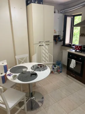 Apartament cu 2 camere, bucatarie inchisa, etaj 1, zona centrala Giroc