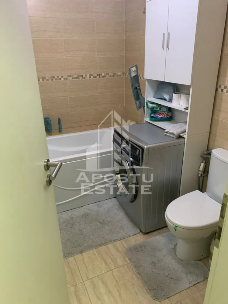 Apartament cu 2 camere, bucatarie inchisa, etaj 1, zona centrala Giroc