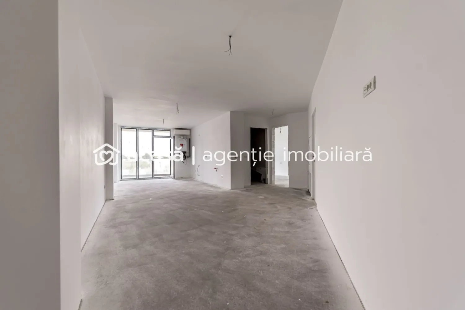 Apartament cu 2 camere, bloc nou, Subcetate, Arad - Subcetate | bloc nou | 2 camere | etaj 3/3 | lift | 65 mp utili | parcare | direct de la dezvoltator

Dacă vrei un apartament într-un bloc nou, într-o zonă liniștită, proprietatea aceasta din Subcetate e o opțiune practică, mai ales pentru cine vrea să evite „surprizele” unei locuințe vechi. Apartamentul este la etajul 3 din 3, într-un imobil cu lift, și are 65 mp utili, cu spațiu suficient pentru un stil de viață confortabil.

Achiziția se face direct de la dezvoltator și ai loc de parcare inclus. 

Apartamentul poate fi preluat în stadiul actual, adică cu centrală proprie, aer condiționat și încălzire în pardoseală, iar dacă îți dorești, se poate finisa contra-cost, astfel încât să intri într-o locuință „la cheie”, fără să gestionezi tu șantierul.

Prețul este de 118.000 EURO + TVA. Fără comision pentru cumpărător!

Pentru mai multe detalii sau programarea unei vizionări, sună-mă acum!

Sunt Mihai Molnar, consultantul tău imobiliar, și aștept apelul sau mesajul tău la numărul de telefon: 0761 899 230.

Dacă nu ai suficienți bani, oferim și consultanță financiară gratuită!