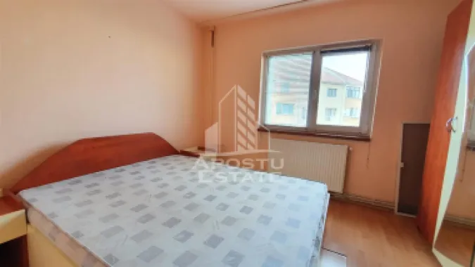 Apartament cu 3 camere, decomandat, etaj intermediar, Freidorf