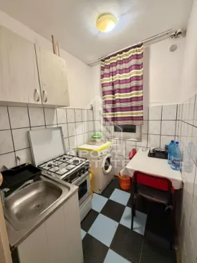Garsoniera, 25 mp, parter, Zona Complexul Studentesc
