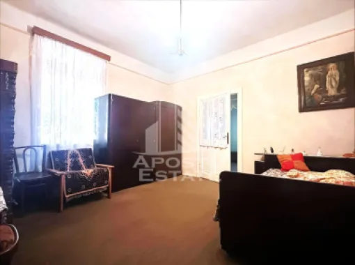 Casa de vanzare in Zimandu Nou
