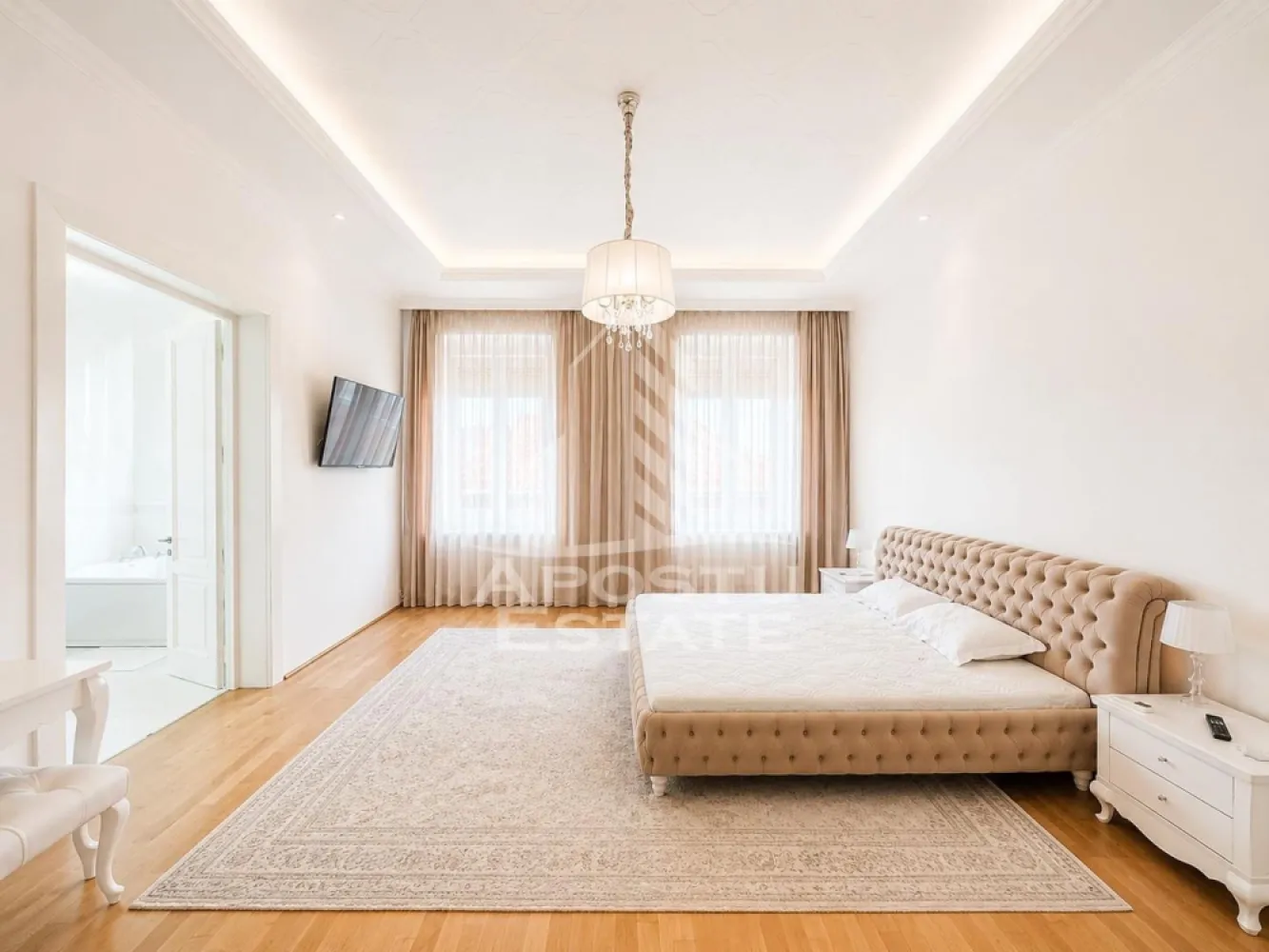 Apartament 3 camere LUX de inchiriat Băile Neptun Timisoara - APOSTU ESTATE va propune spre închiriere un apartament premium cu 3 camere, situat intr-o cladire istorica din zona Baile Neptun, una dintre cele mai apreciate zone rezidentiale din Timisoara.

Apartamentul dispune de o suprafata utila generoasa de 130 mp, compartimentare decomandata si finisaje ultrafinisate, fiind alegerea ideala pentru cei care isi doresc confort, eleganta si acces rapid catre principalele puncte de interes ale orasului.

Imobilul este amplasat intr-o cladire istorica cu personalitate, construita in anul 1890, cu regim de inaltime P+2, intr-o zona linistita si exclusivista. Proprietatea beneficiaza de 3 camere spatioase, 2 bai, bucatarie separata si un ambient rafinat, perfect pentru locuire sau investitie. Apartamentul detine o debara si boxa perfecte pentru depozitare

Avantaje zona:
 • acces rapid catre centrul orasului
 • proximitate fata de Complexul Studentesc si Universitatea Politehnica
 • numeroase restaurante, cafenele si magazine in apropiere
 • acces facil la mijloace de transport in comun
 • parcuri si zone verzi pentru relaxare
 • zona linistita, cu arhitectura deosebita
 • acces rapid catre principalele bulevarde ale orasului

Confortul este completat de toate utilitatile necesare: gaz, curent, apa, canalizare, internet si CATV.