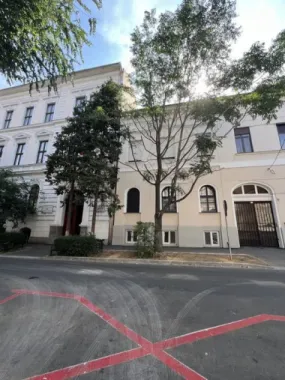 APARTAMENT PREMIUM TIP LOFT ÎN CENTRUL ORADIEI – LÂNGĂ LICEUL GOJDU