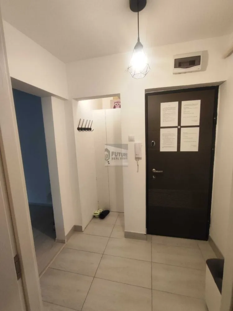 Cozy & Modern @ Piața Sudului - Cauți un apartament în care să te muți imediat, aproape de tot ce contează în Sectorul 4? De ce să alegi acest apartament: ✅ Locație Top: Pe Șoseaua Olteniței, la 5 min de metrou și Sun Plaza. ✅ Mobilier Nou: Amenajat modern, cu accent pe funcționalitate. ✅ Utilat Complet: Ai tot ce îți trebuie, de la mașină de spălat la frigider și aragaz. ✅ Verde: Ai Parcul Tineretului și Delta Văcărești "în curtea din spate". Detalii tehnice: 2 Camere (Semidecomandat) Suprafață: 42 mp Etaj: Parter / 8 🚫 Fără animale de companie Sună acum pentru a programa o vizionare! }}