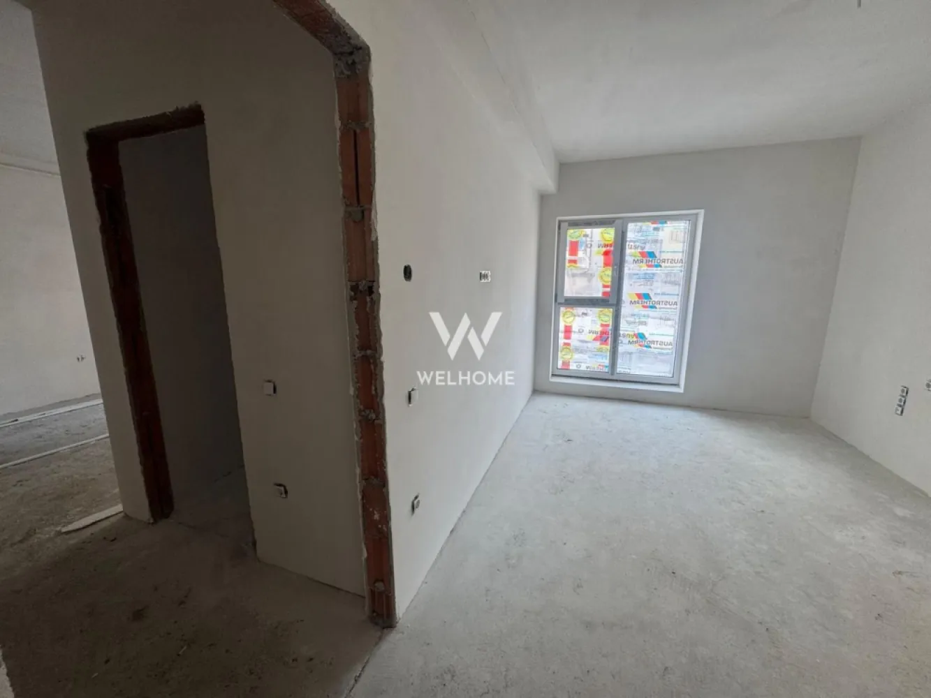 Apartament 2 camere Lacul lui Binder, Sibiu - Apartament 2 camere situat in Sibiu, in apropierea Lacului Binder, etaj 2 Suprafata utila : 43.63 mp Compartimentare: hol cu acces in livingul open space cu bucataria baie dormitor cu iesire pe balcon de 6.23mp Predare la stadiul de alb : geamuri si usa termopan 3 foi de sticla, pereti tencuiti si gletuiti, sapa elicopterizata, centrala, incalzire in pardoseala instalatii electrice, termice si sanitare. Se poate finisa la cheie contracost! Loc de parcare inclus în preț, cu posibilitatea achiziționării unui al doilea loc (în funcție de disponibilitate). Apartamentele detin si un spatiu de depozitare pe balcon. Pret : 89000 Euro tva inclus COMISION ZERO Vizionari: 0752.088.381- Roxana }}