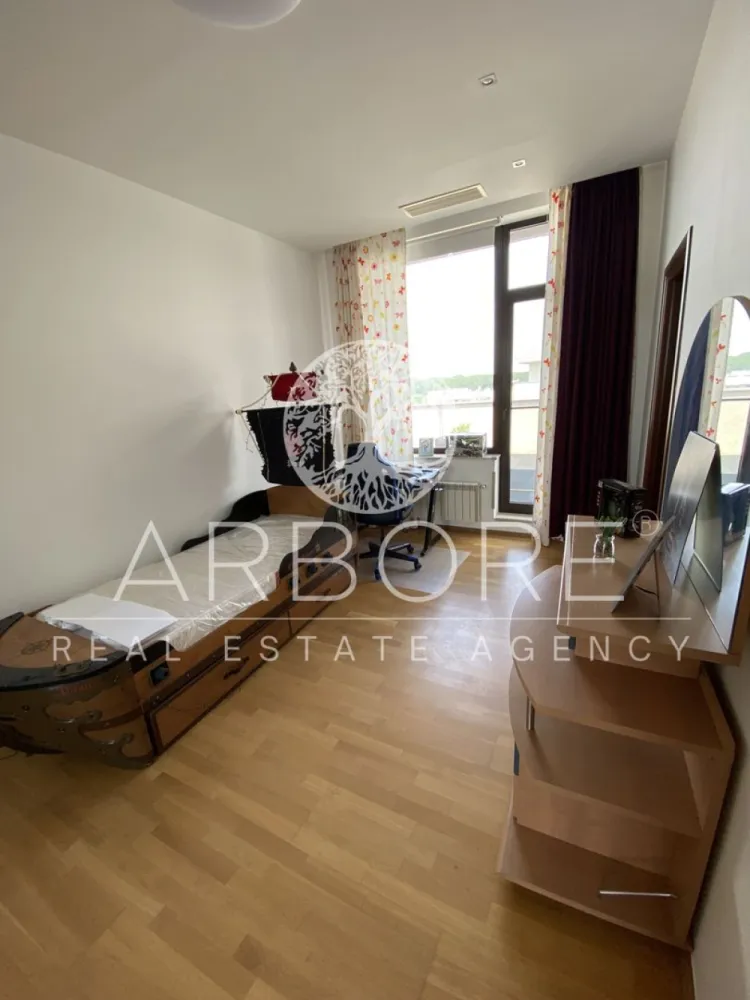 Penthouse 5 camere 250 mp lângă Ambasada SUA , zona Băneasa București