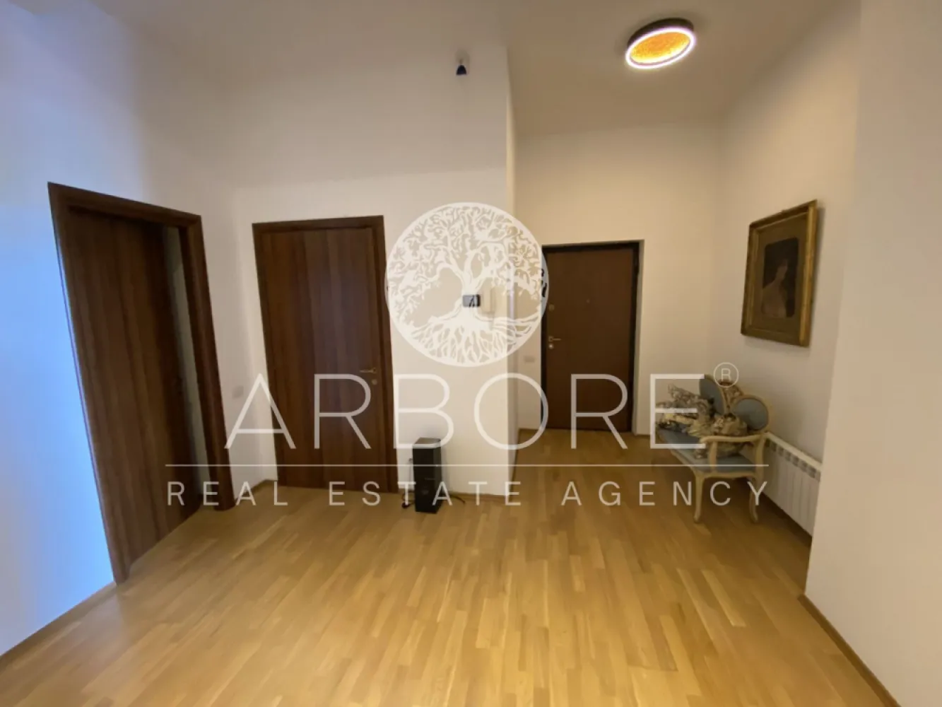 Penthouse 5 camere 250 mp lângă Ambasada SUA , zona Băneasa București
