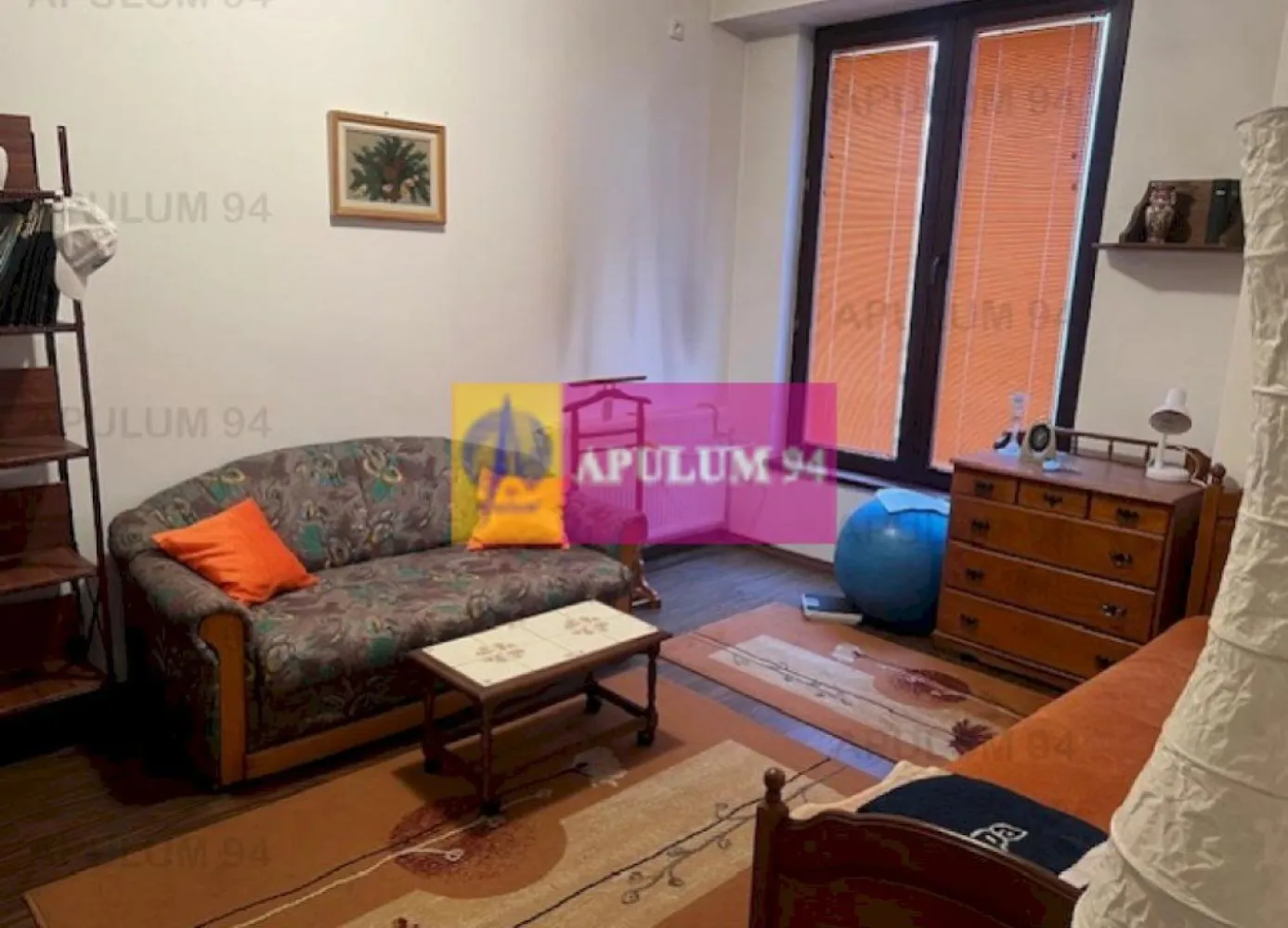 Apartament 2 camere cu loc parcare subteran Bucurestii Noi- Pajurei. - Compania Imobiliara Apulum 94 va propune un apartament de 2 camere situat in zona Bucurestii Noi- Pajurei. 
Imobilul este construit in 2009, izolat pe exterior, cu 2 lifturi si camere de supraveghere. 
Apartamentul este situat la etajul 3. Bucataria este open space cu livingul. Beneficiaza de 2 grupuri sanitare , de o terasa foarte generoasa si de un dressing la dormitor.
Incalzirea este centrala termica de bloc. 
Apartamentul are in proprietate si un loc de parcare subteran, o boxa de 16 mp la subteran cat si un spatiu pentru depozitare cauciucuri. 
Interiorul este finisat, cu gresie, faianta, parchet, termopan. Se doreste a se vinde mobilat si utilat.
Apartamentul este liber si se poate preda imediat.
Zona este foarte usor accesibila, apropoata de mijloacele de transport, hypermarket, gradin ita, scoala, piata.
Pentru vizionare si mai multe detalii nu ezitati sa ma contactati pe nr 0733683446- Laura Ionescu. 
COMISION AGENTIE 3%+ TVA.
