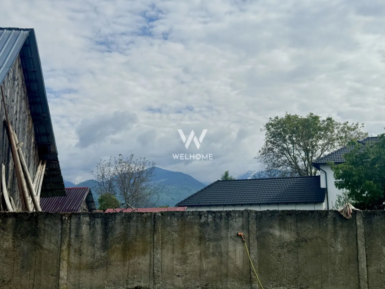 Casa individuala in Arpasu de Sus, teren mare, partial renovata