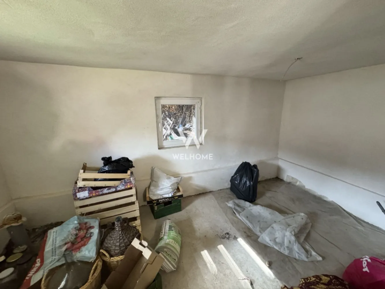 Casa individuala in Arpasu de Sus, teren mare, partial renovata
