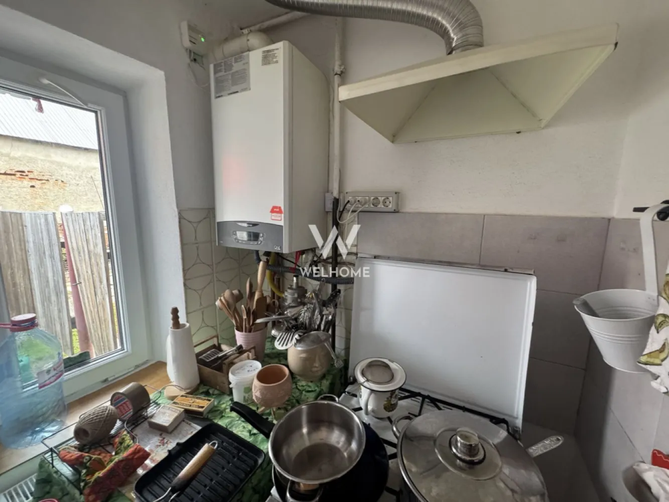 Casa individuala in Arpasu de Sus, teren mare, partial renovata