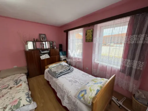 Casa individuala in Arpasu de Sus, teren mare, partial renovata
