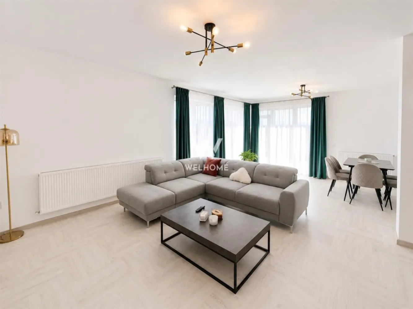Penthouse modern cu 2 terase spectaculoase și parcare inclusă - Agentia Imobiliara Welhome vă propune spre vânzare un penthouse elegant, spațios și luminos, situat într-o zonă liniștită din Șelimbăr, Sibiu, ideal pentru cei care își doresc confort, intimitate și un stil de viață modern.

Cu o suprafață utilă de 95 mp și o suprafață totală de 156,9 mp împreună cu terasele, această proprietate impresionează prin compartimentarea inteligentă, finisajele moderne și cele două terase ample, perfecte pentru relaxare sau amenajarea unui spațiu exterior deosebit.

Proprietatea se vinde complet mobilată și utilată, exact ca în fotografii, fiind pregătită pentru mutare imediată.

Compartimentare:
• Living spațios și luminos
• 2 dormitoare confortabile
• Bucătărie separată, complet utilată
• 2 băi moderne
• 2 terase cu multiple posibilități de amenajare

Avantaje:
• Compartimentare eficientă și practică
• Finisaje moderne și mobilier de calitate
• Suprafețe mari și lumină naturală din abundență
• Terase pentru relaxare
• Loc de parcare inclus
• Zonă liniștită, ferită de agitația urbană
• Ideal atât pentru locuință proprie, cât și pentru investiție

Localizare:
Situat în Șelimbăr, cu acces rapid către Sibiu și principalele puncte de interes. În apropiere se află magazine, supermarketuri și centre comerciale.