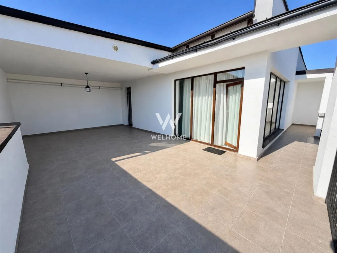 Penthouse modern cu 2 terase spectaculoase și parcare inclusă