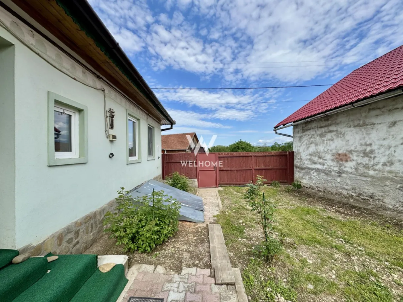 Casa individuala in Arpasu de Sus, teren mare, partial renovata